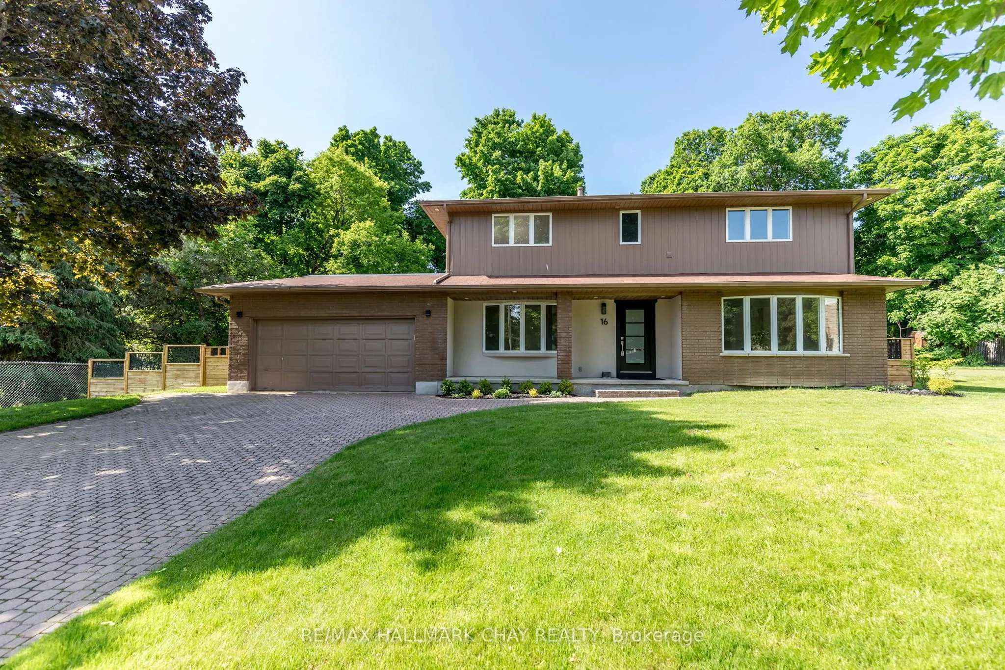 16 Garrett Crescent