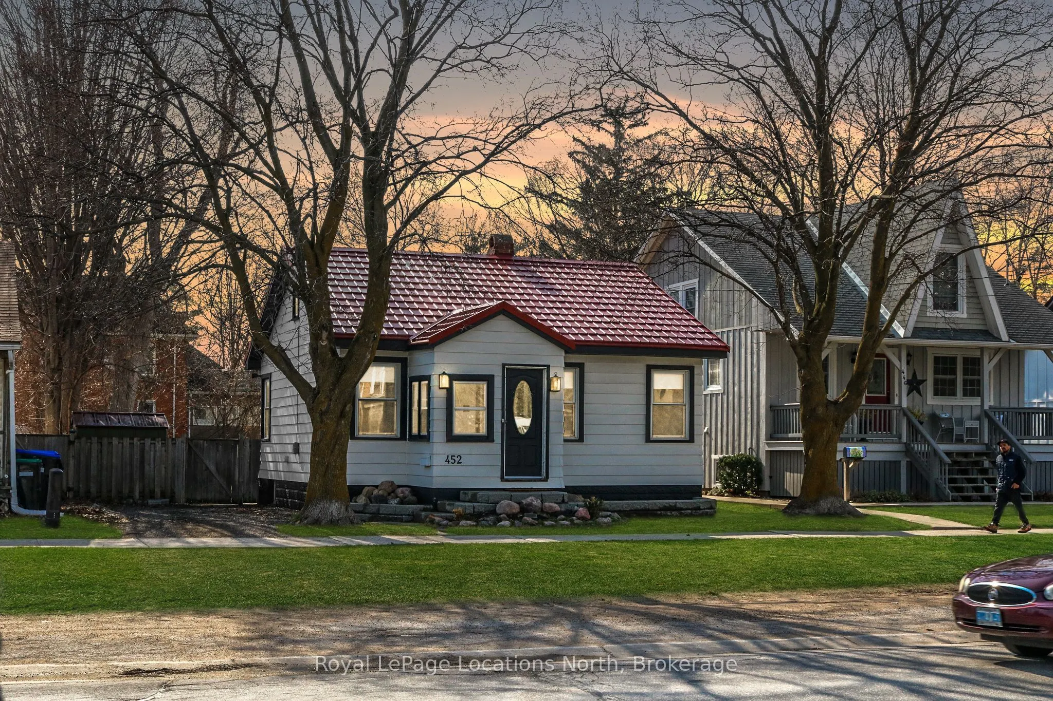 452 Hurontario Street