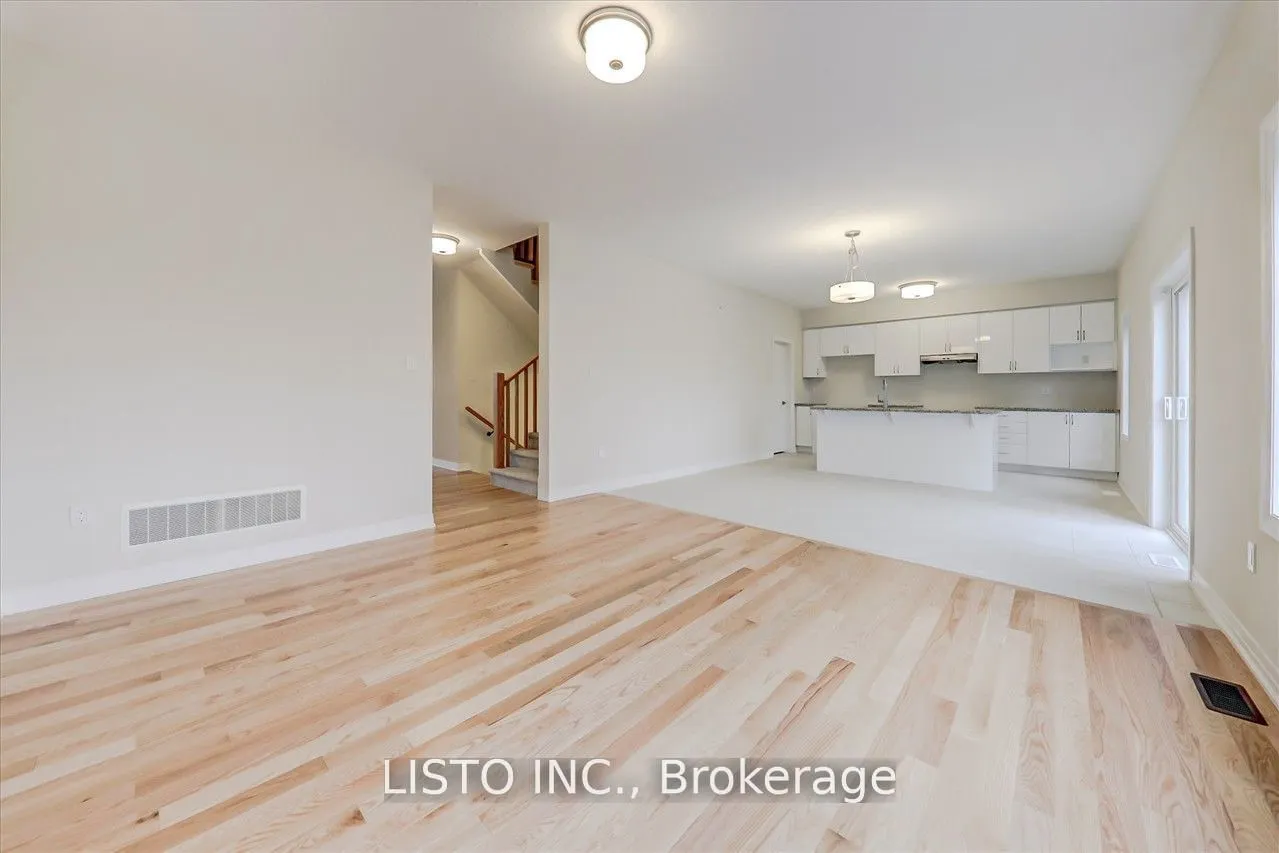 3763 Sunbank Crescent