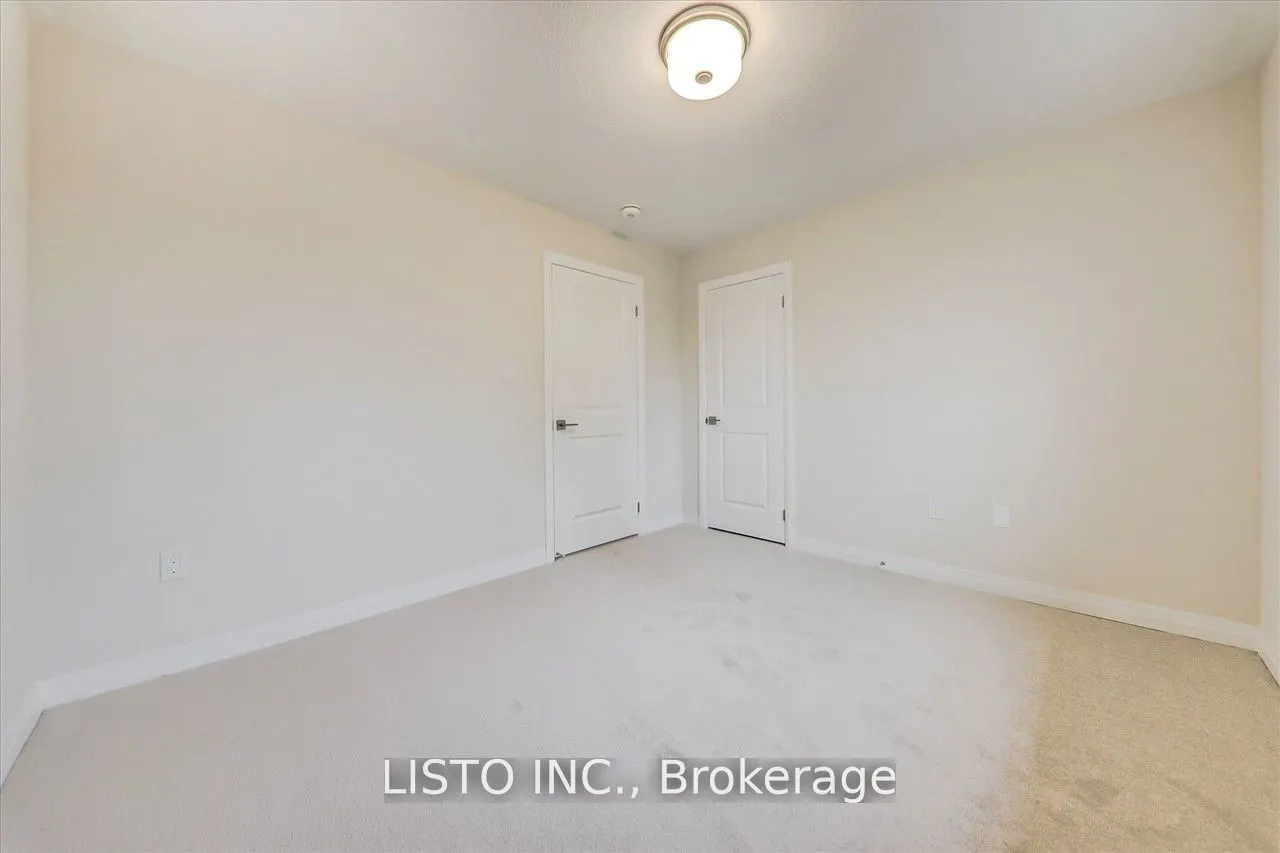 3763 Sunbank Crescent