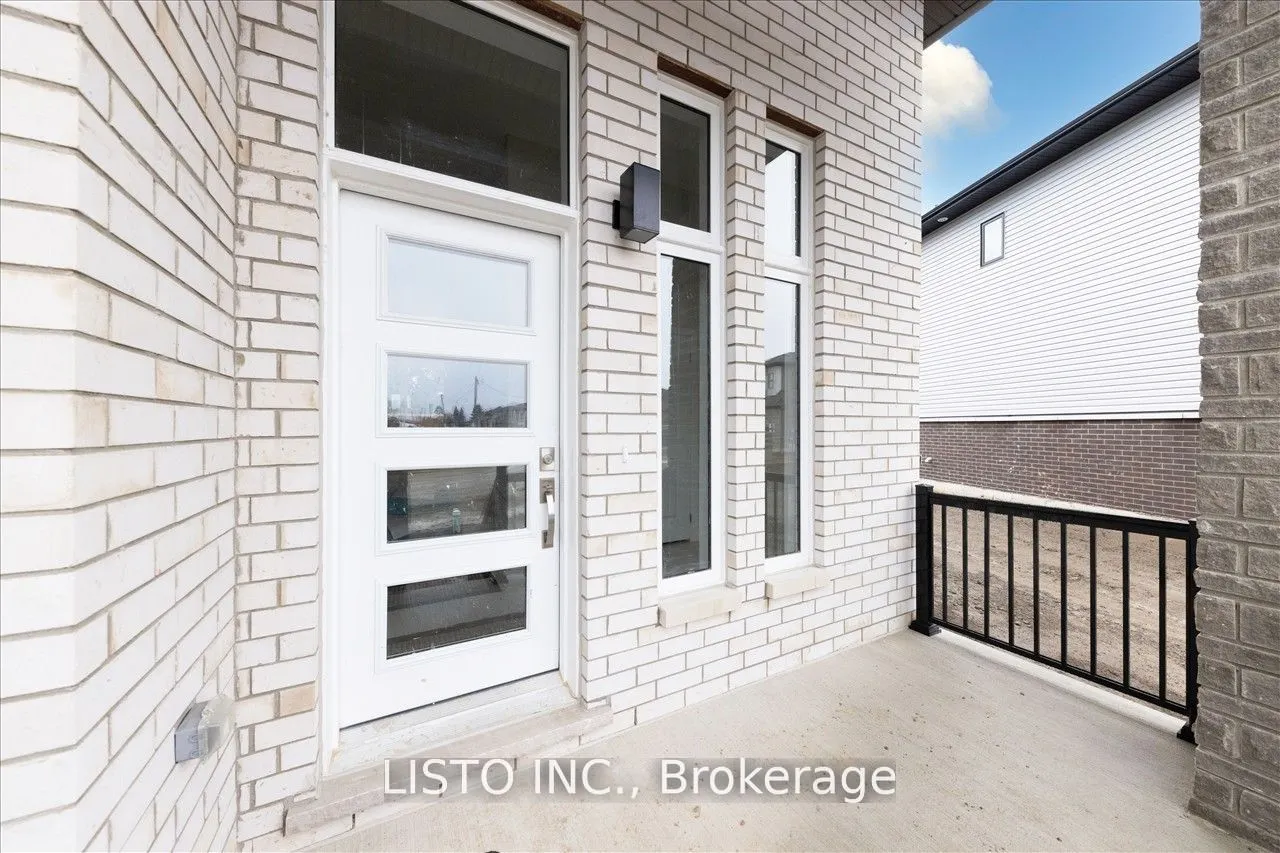 3763 Sunbank Crescent