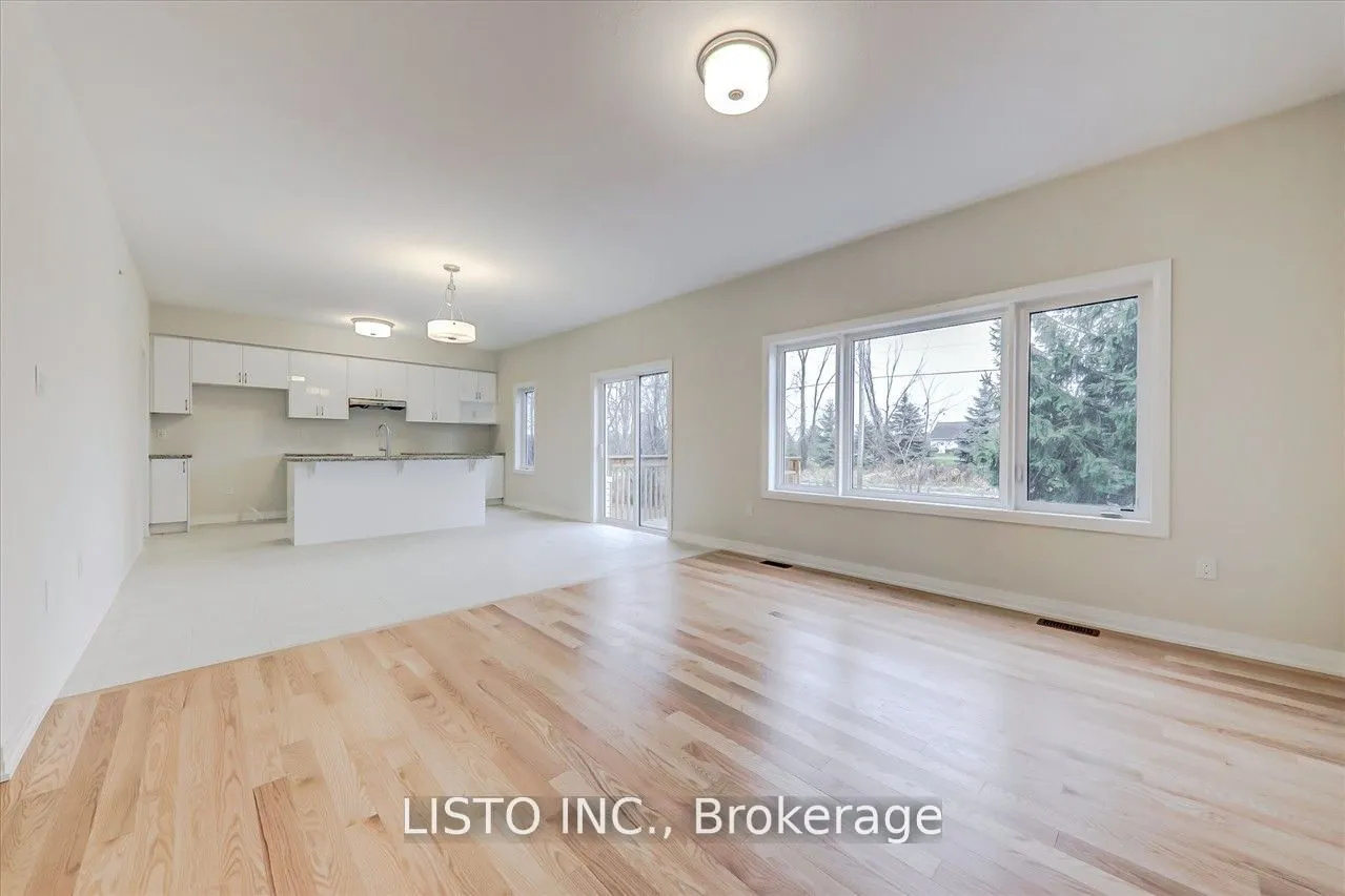 3763 Sunbank Crescent