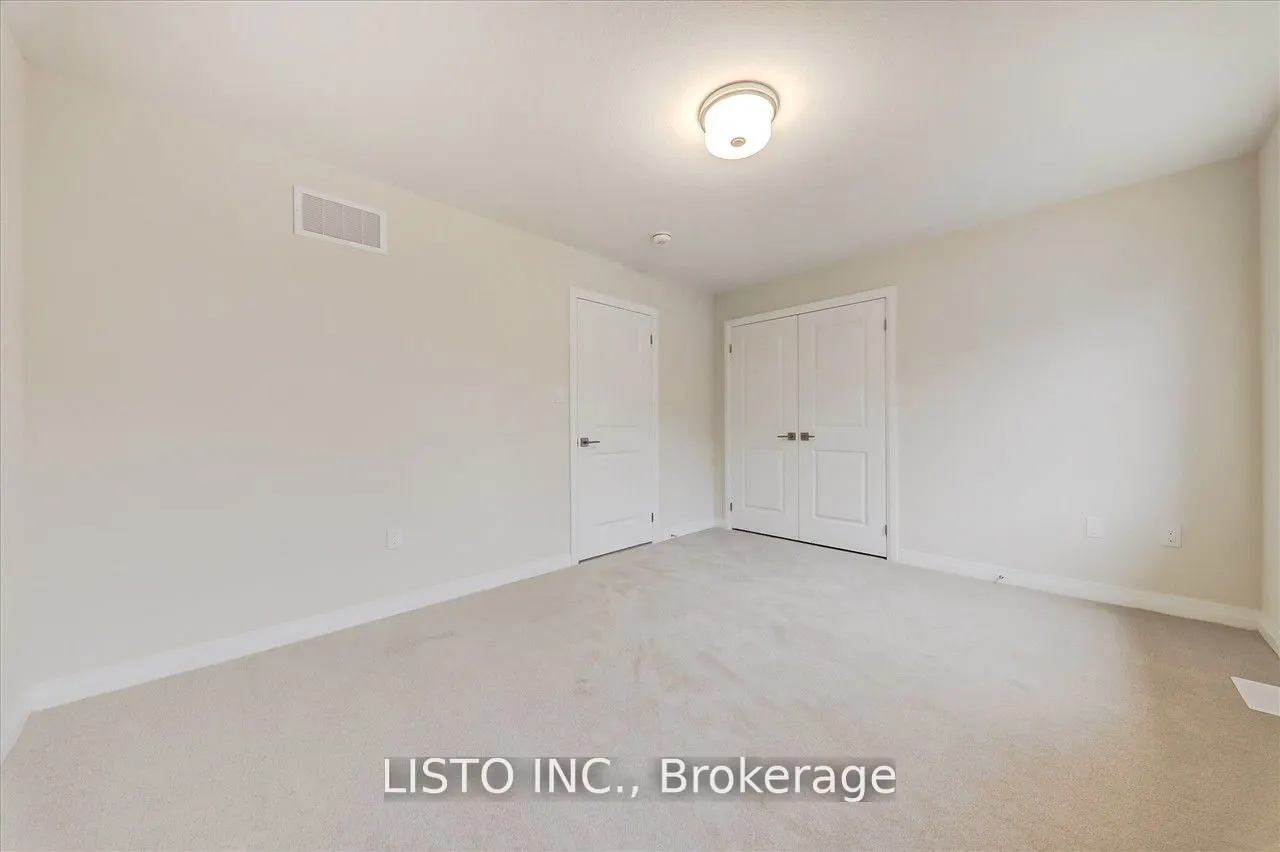 3763 Sunbank Crescent