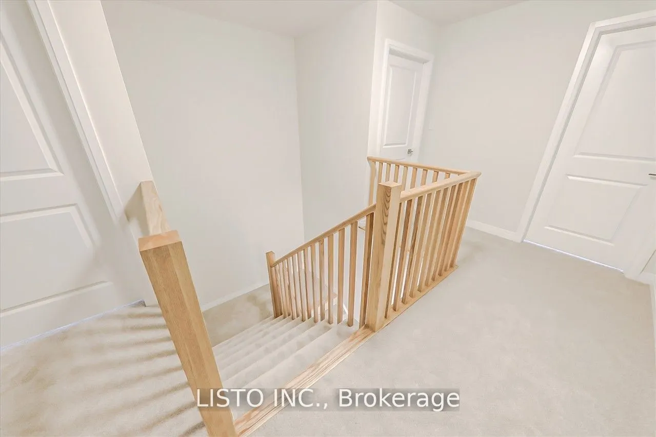 3763 Sunbank Crescent
