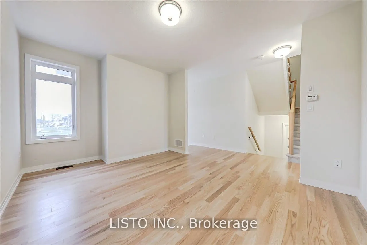 3763 Sunbank Crescent