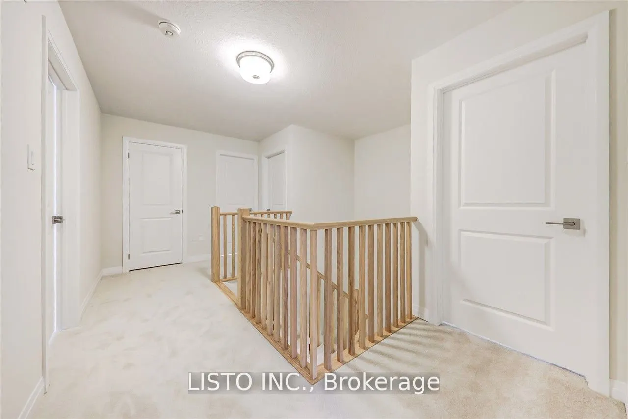3763 Sunbank Crescent