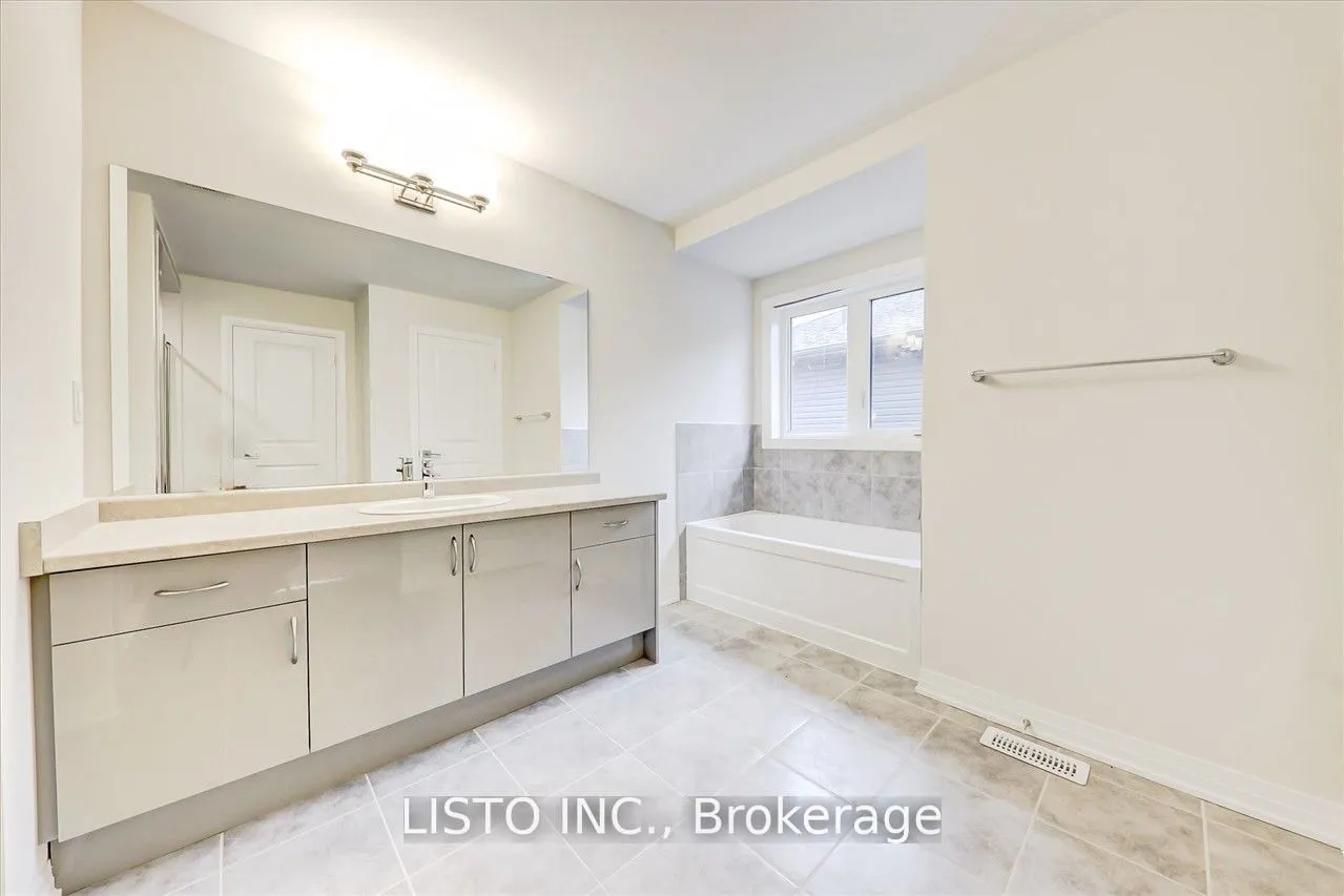 3763 Sunbank Crescent
