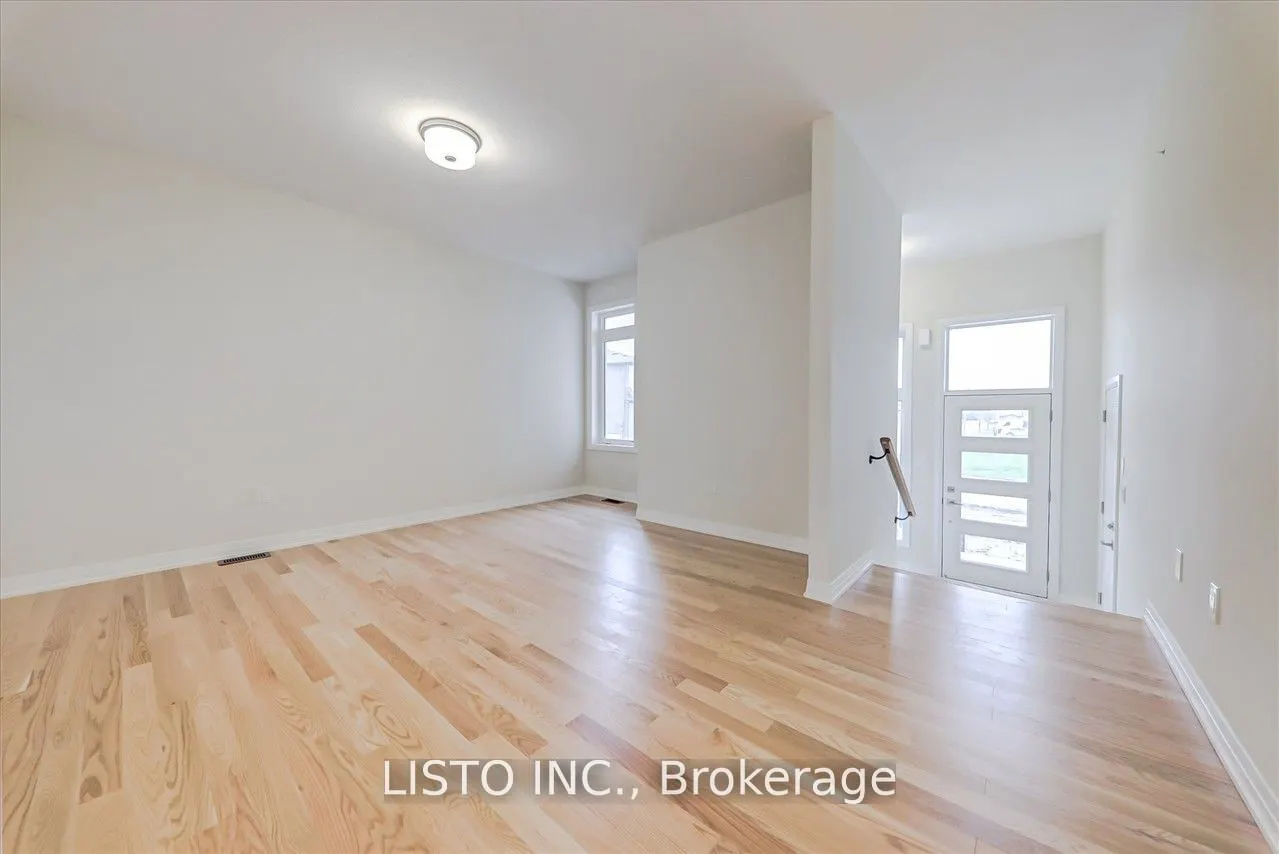 3763 Sunbank Crescent