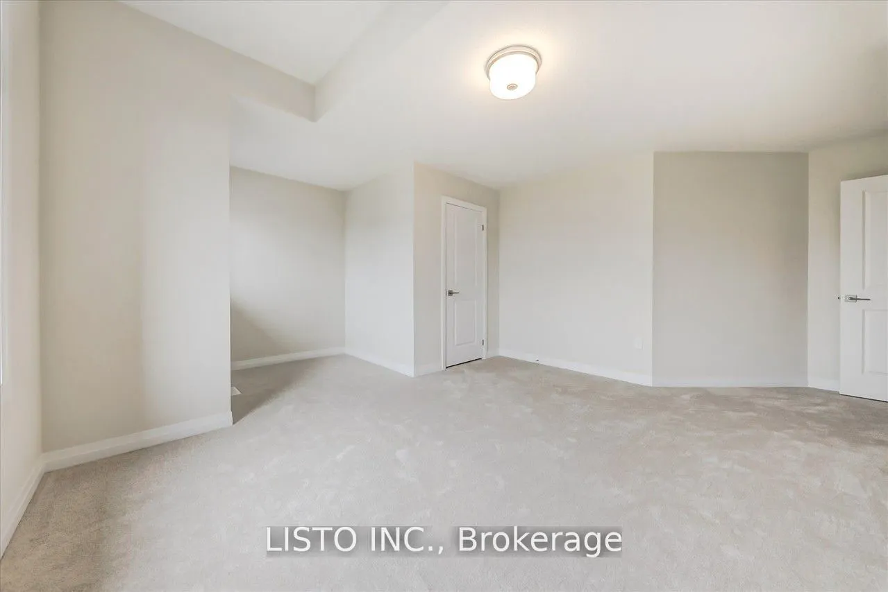 3763 Sunbank Crescent