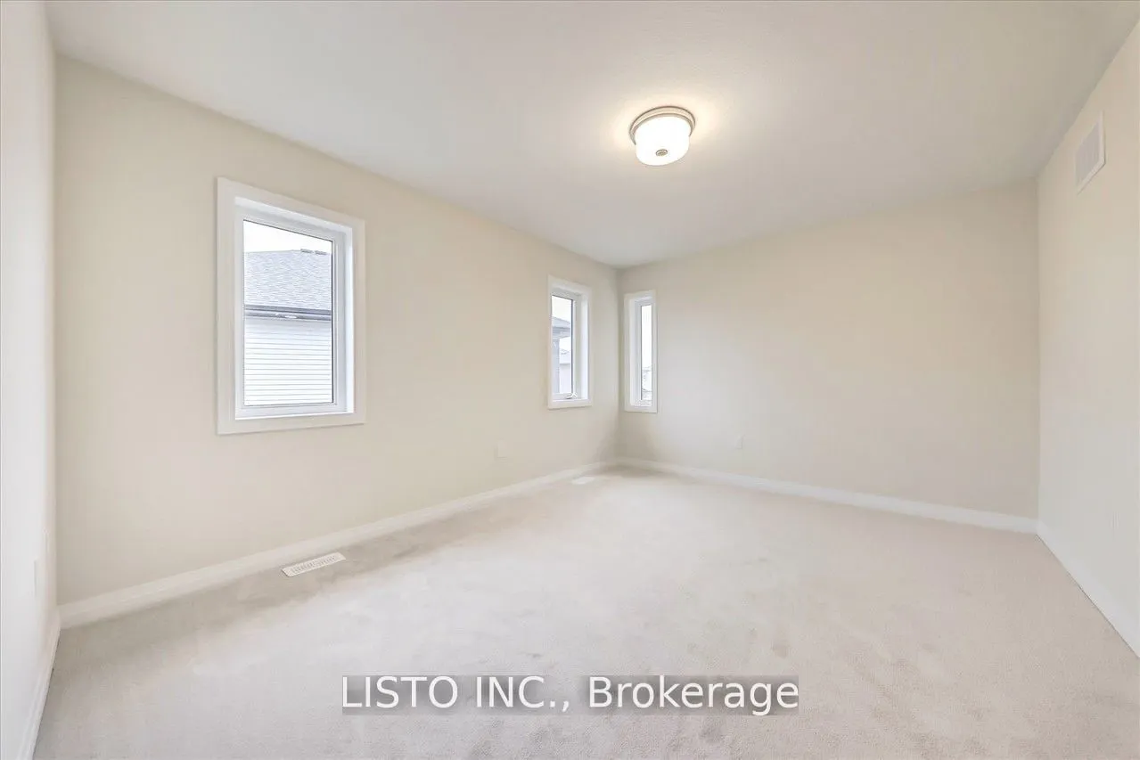 3763 Sunbank Crescent