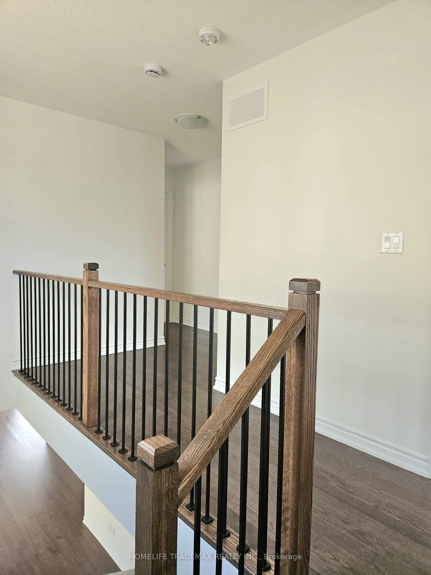 16 West Oak Trail