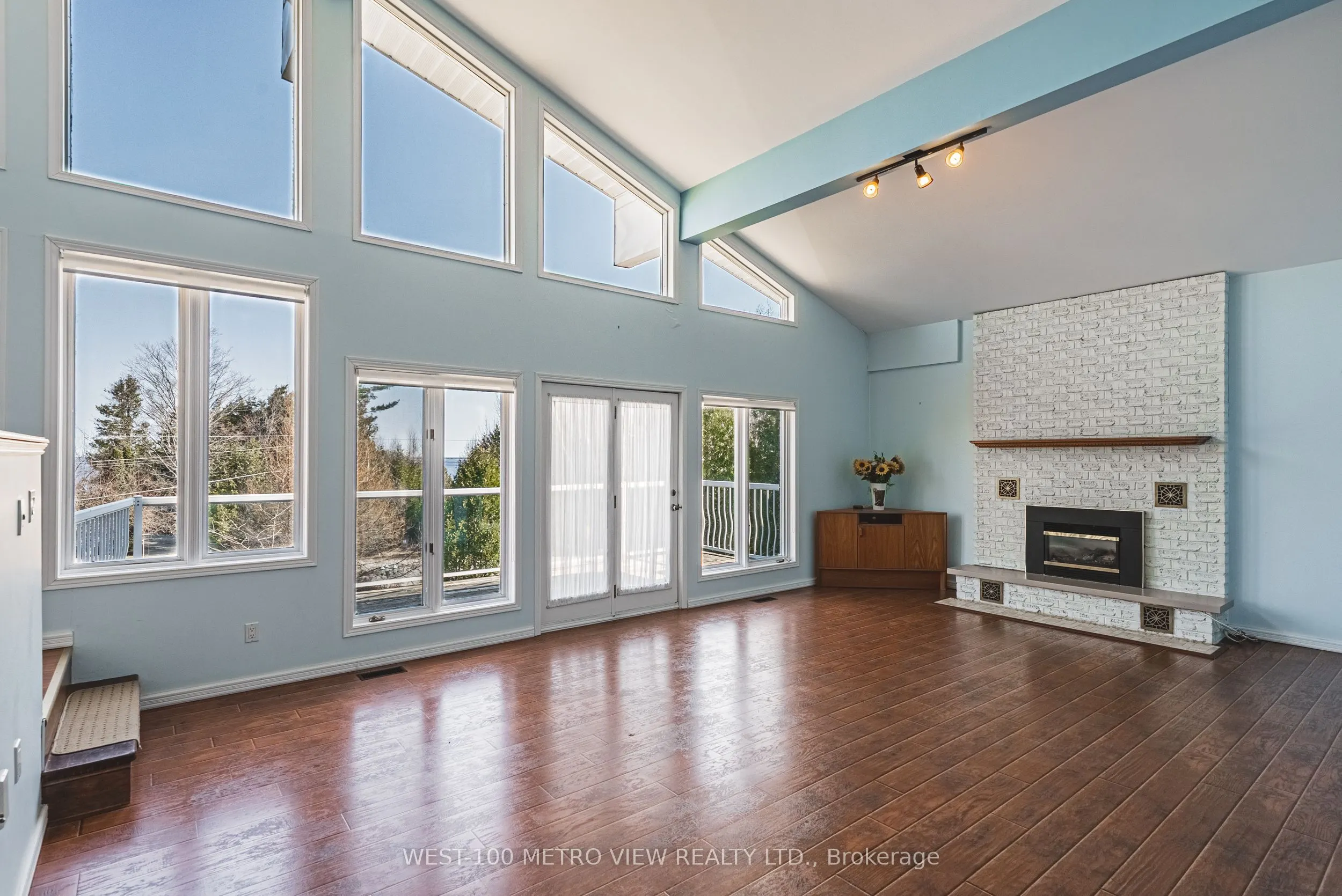 2476 Champlain Road