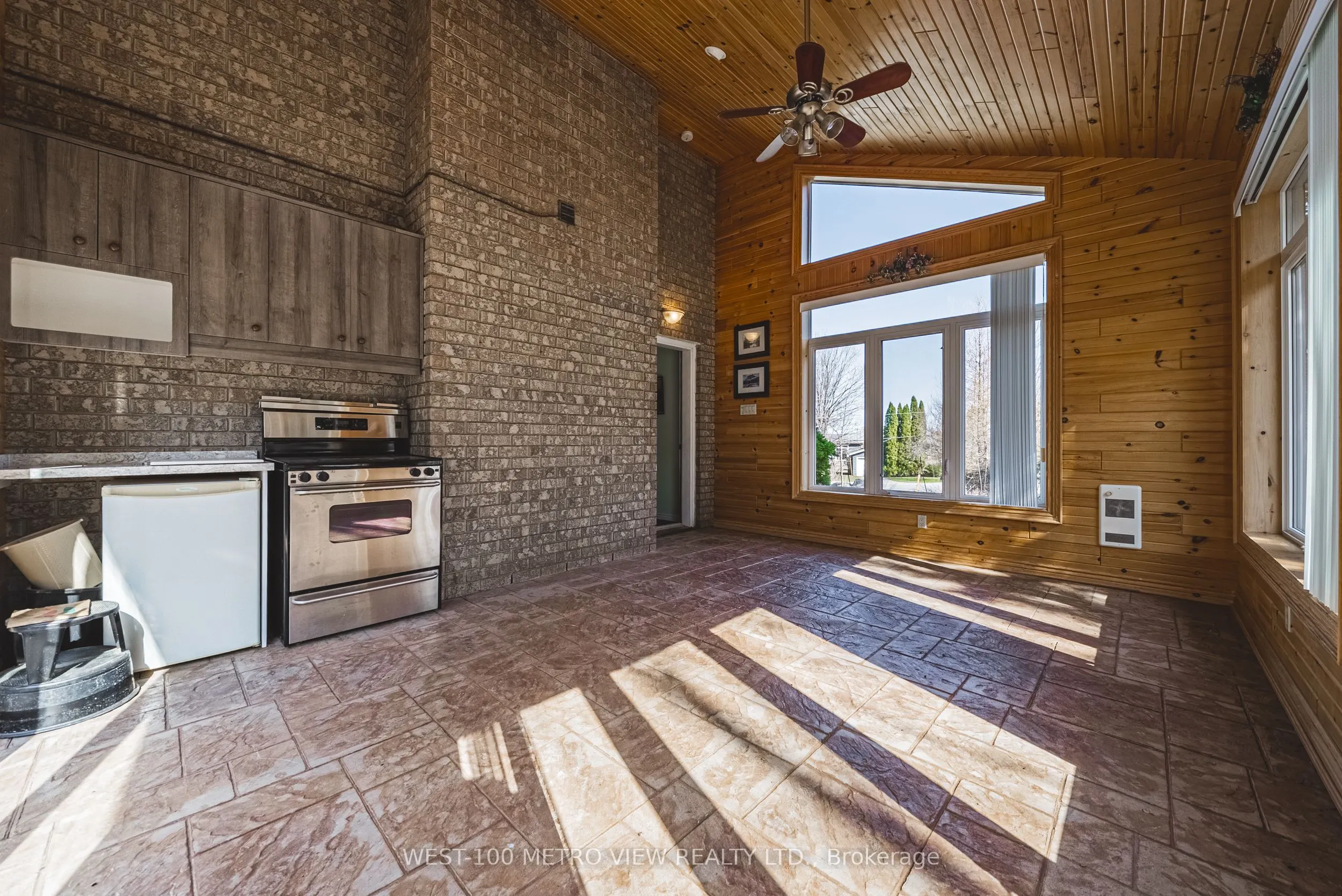 2476 Champlain Road