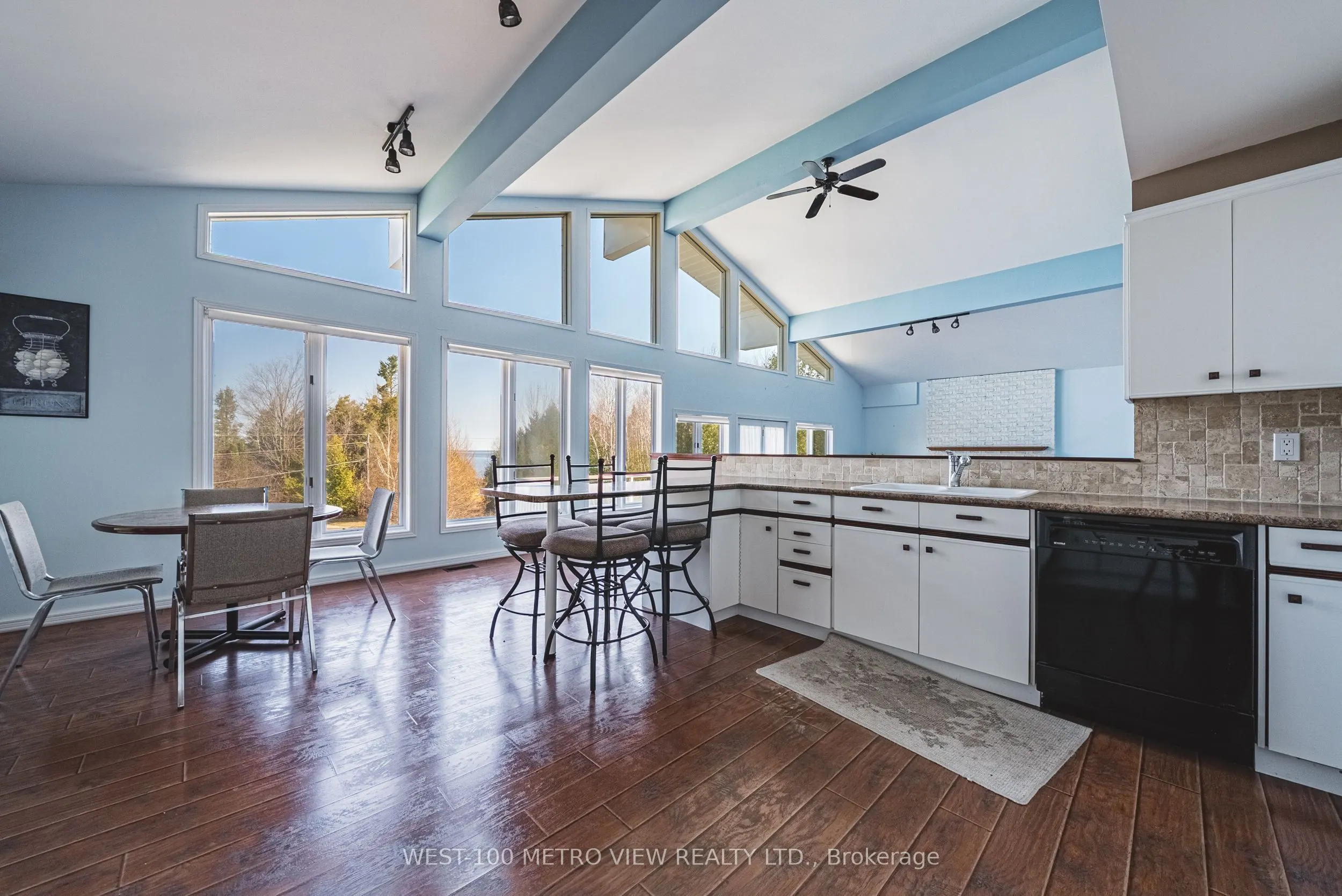 2476 Champlain Road
