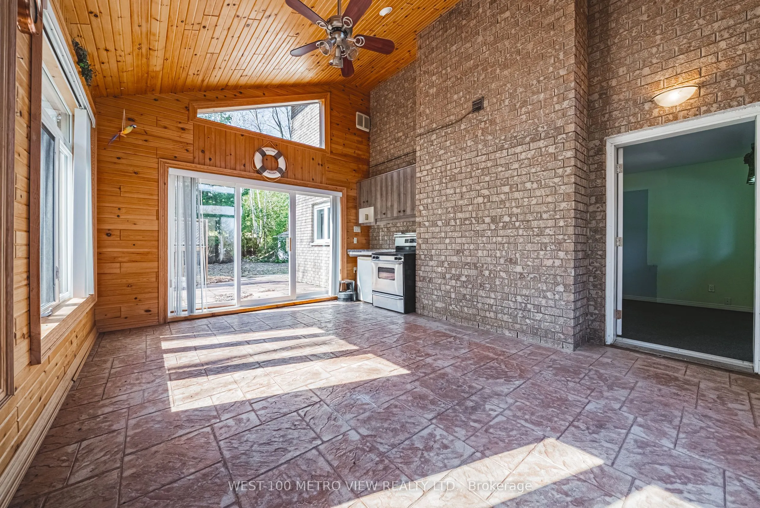 2476 Champlain Road