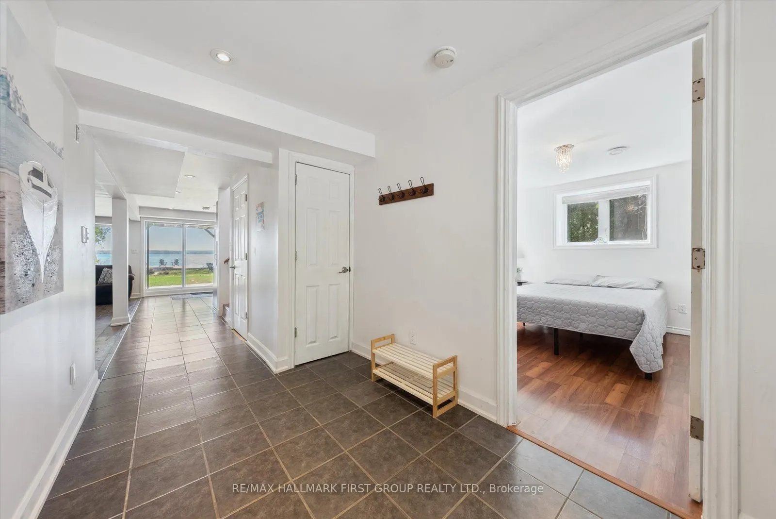 2807 Lakeside Drive
