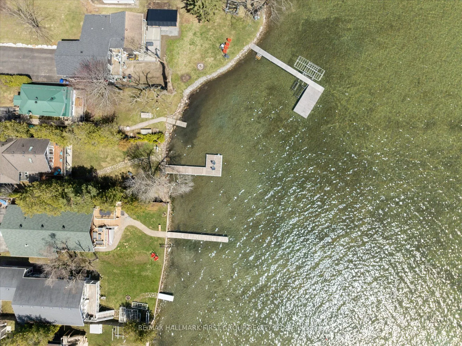 2807 Lakeside Drive