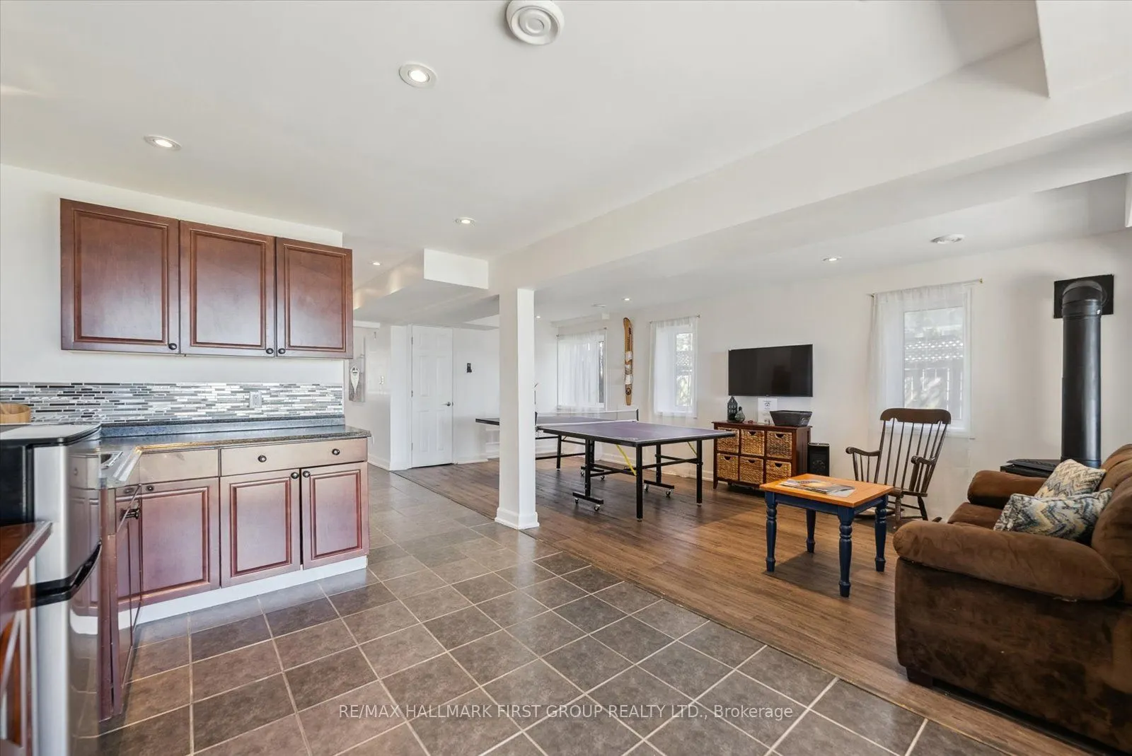 2807 Lakeside Drive