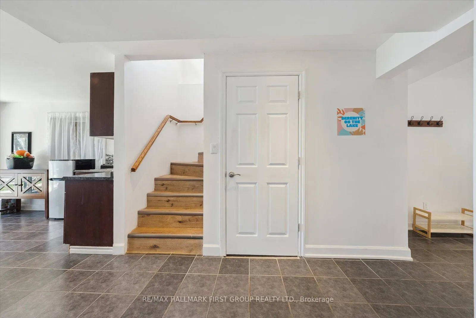 2807 Lakeside Drive