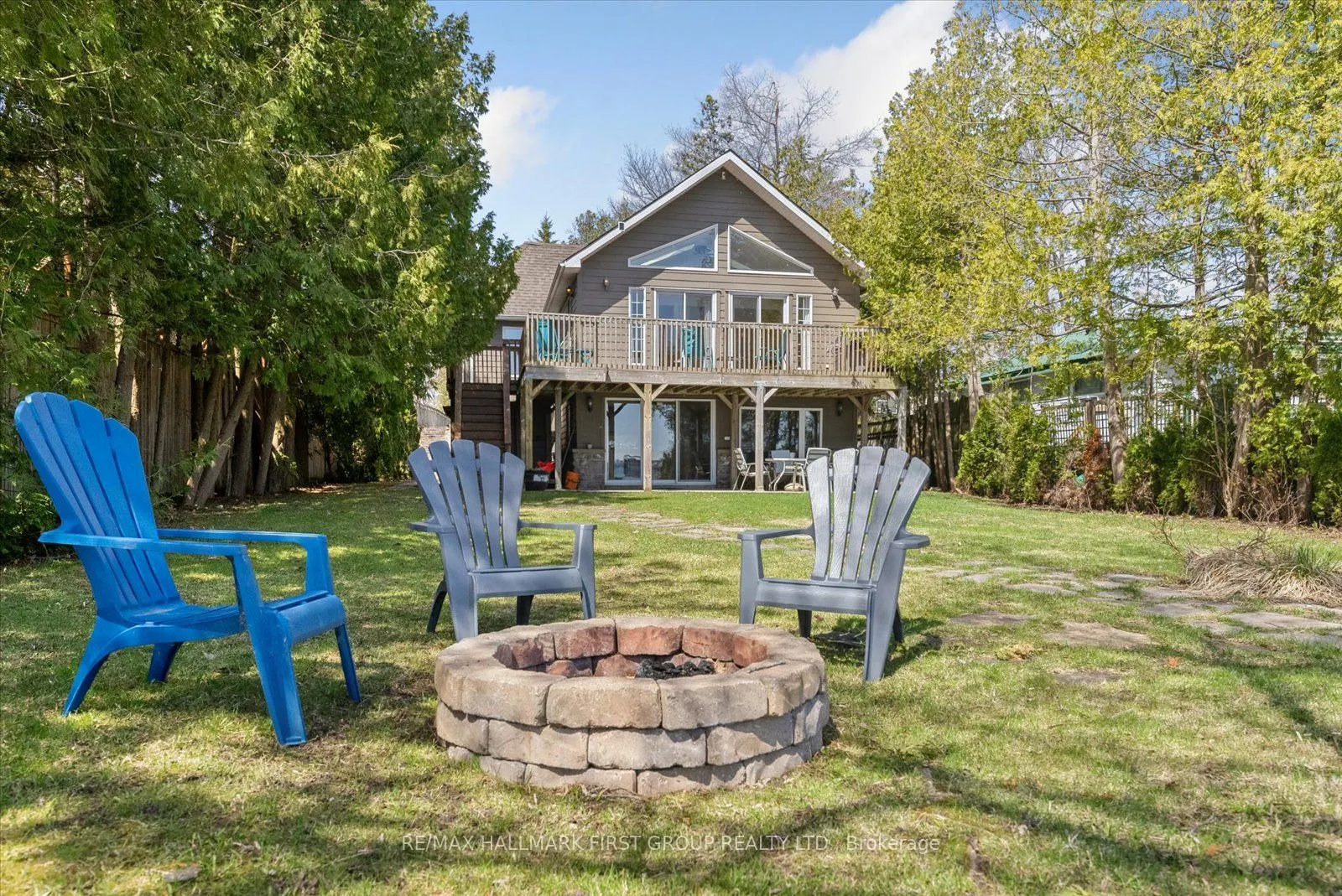 2807 Lakeside Drive