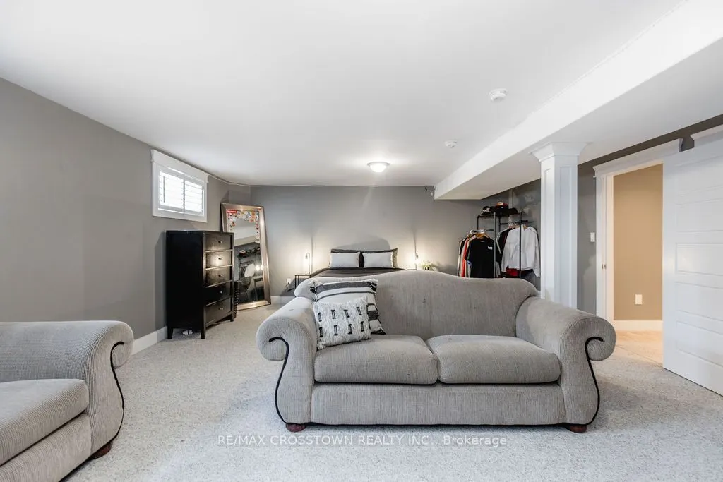 25 MENNILL Drive