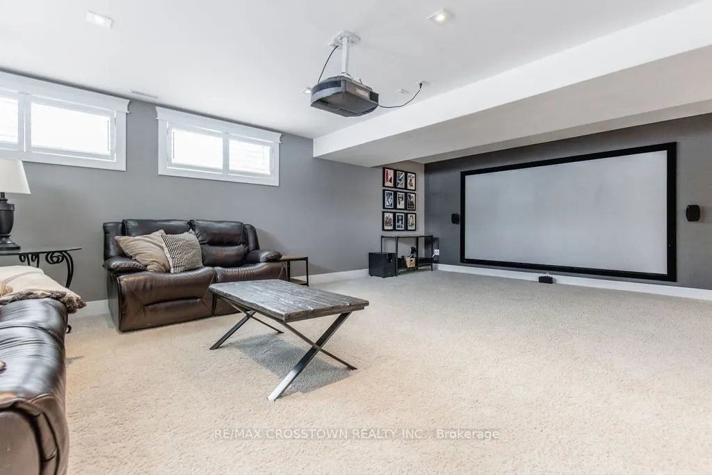 25 MENNILL Drive