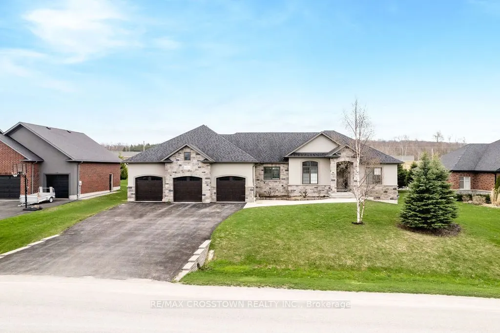25 MENNILL Drive