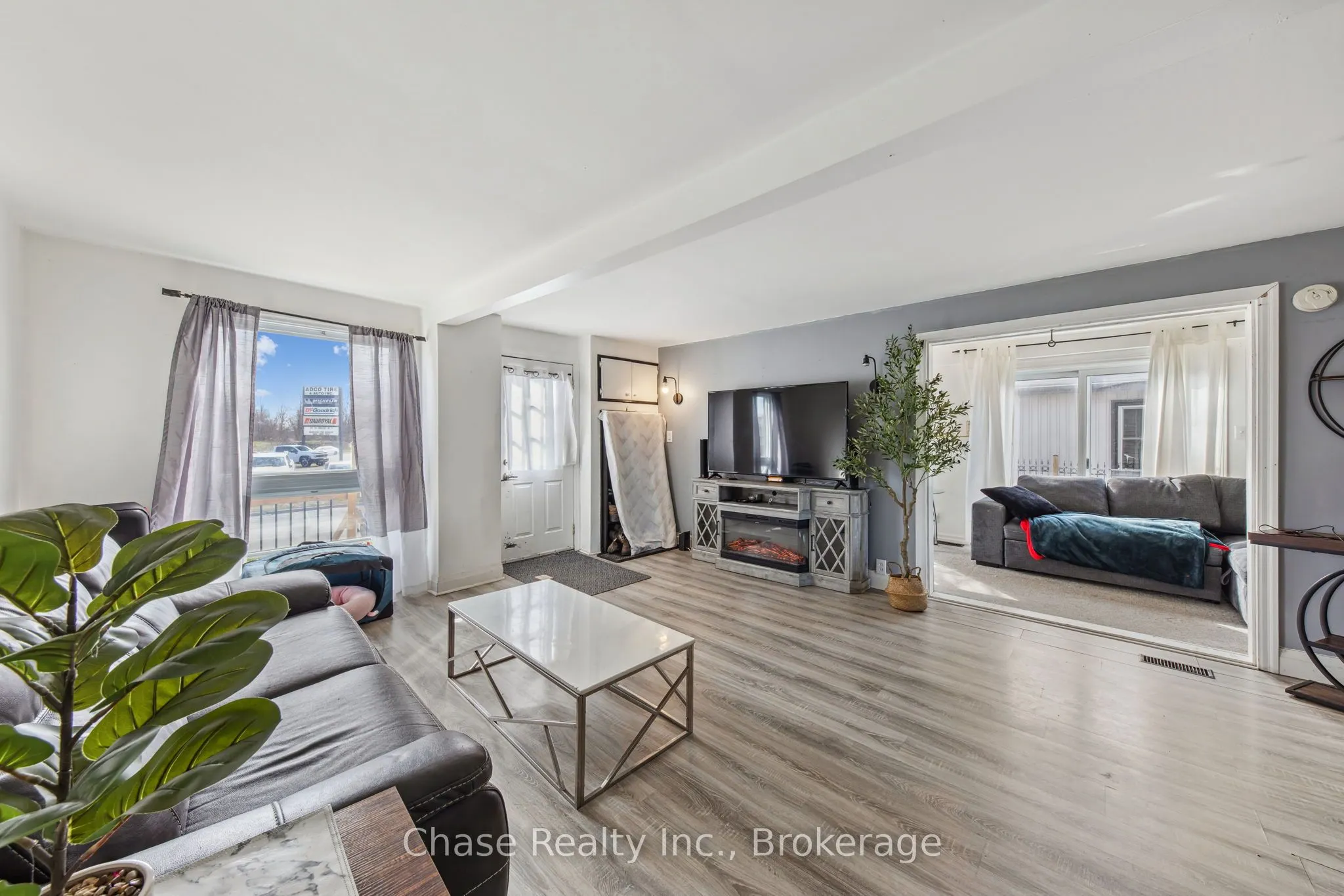 16 fifth Street W