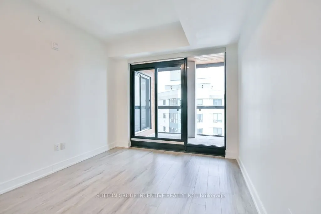 185 Dunlop Street E, #713