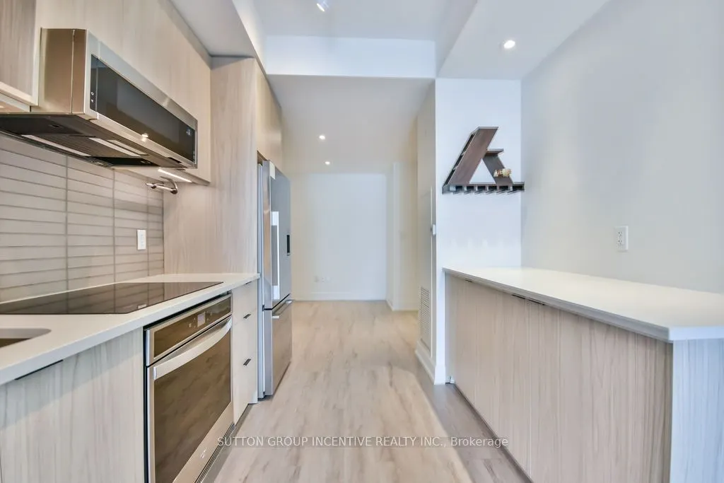 185 Dunlop Street E, #713