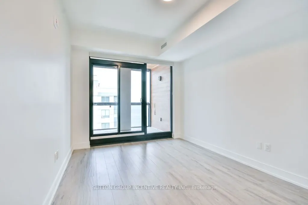 185 Dunlop Street E, #713