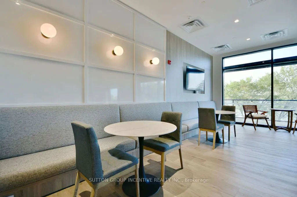 185 Dunlop Street E, #713