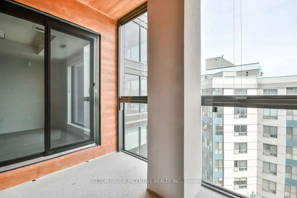 185 Dunlop Street E, #713