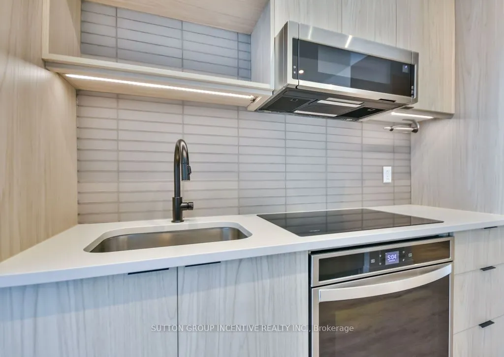 185 Dunlop Street E, #713