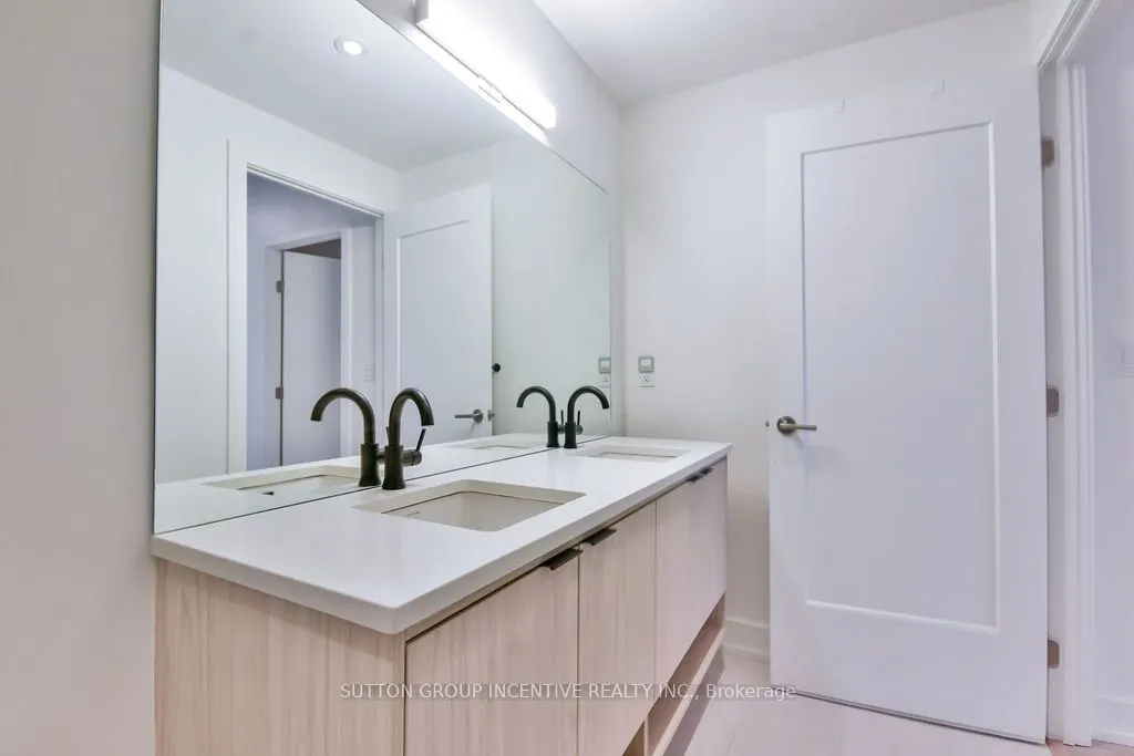 185 Dunlop Street E, #713