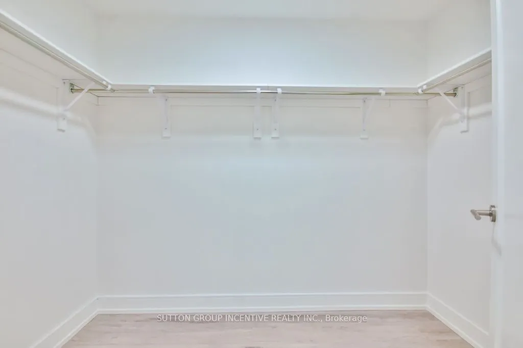 185 Dunlop Street E, #713