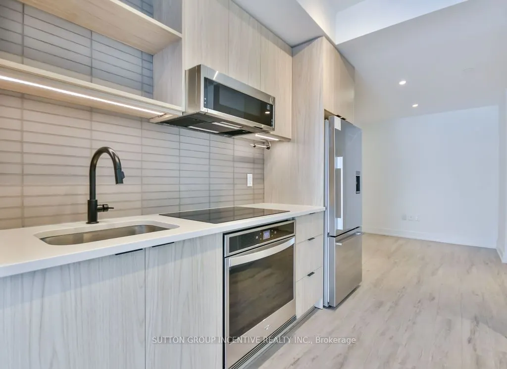 185 Dunlop Street E, #713