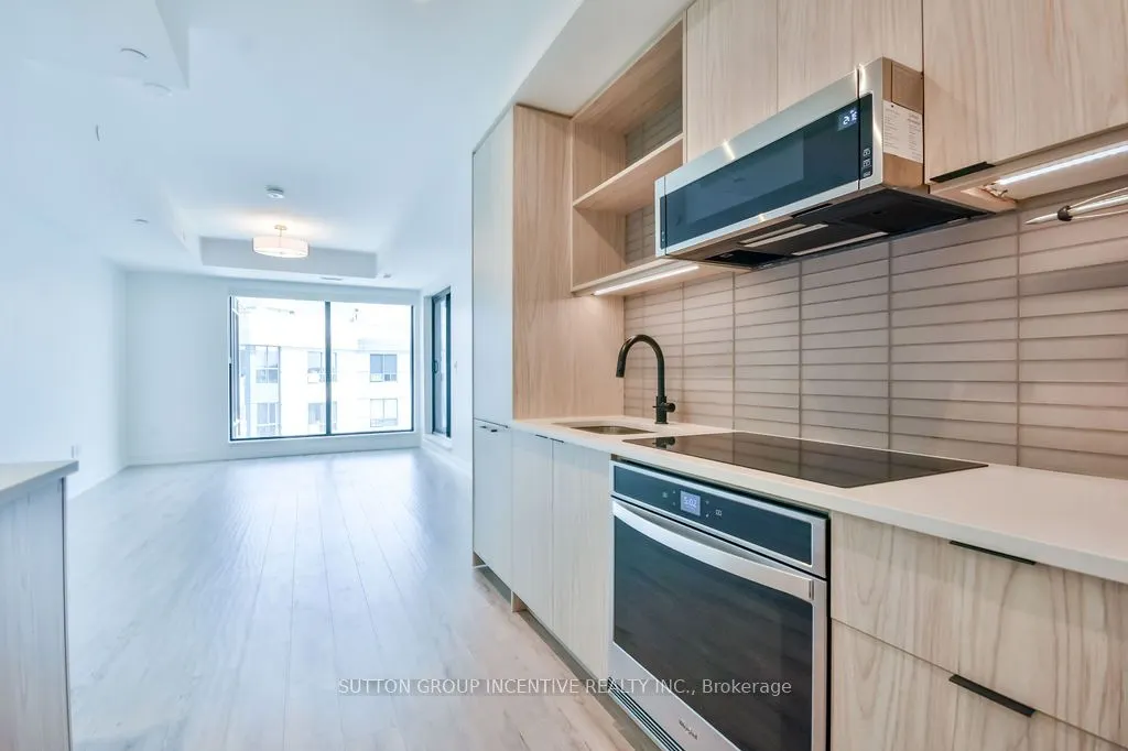 185 Dunlop Street E, #713