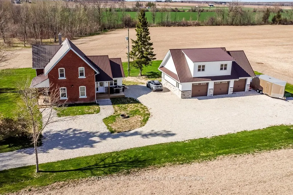 1153 Glengarry Landing Road S