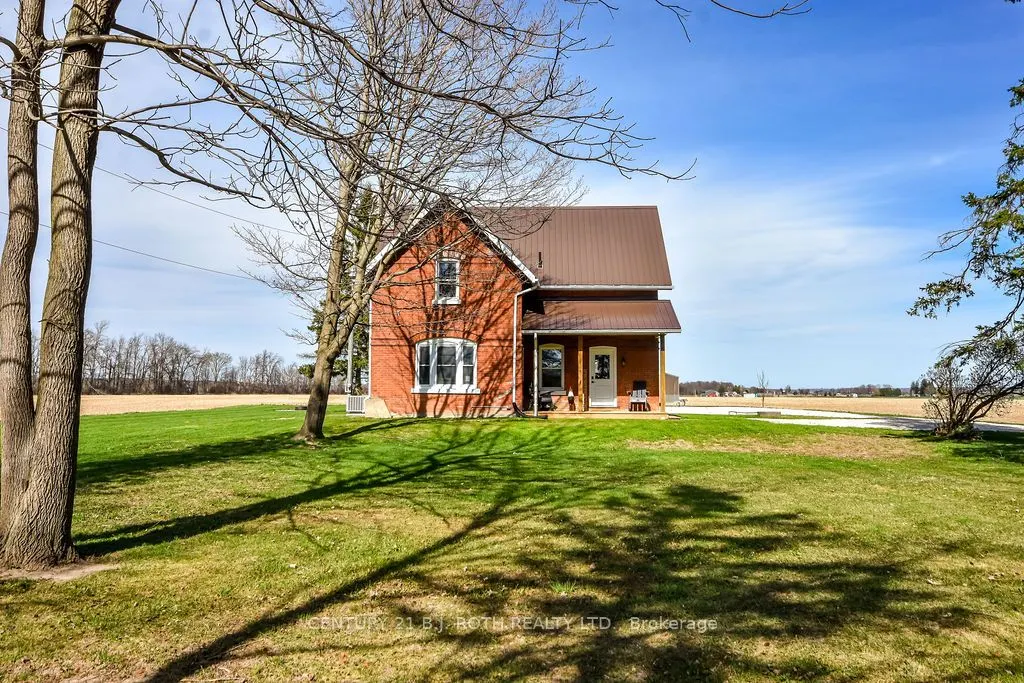 1153 Glengarry Landing Road S