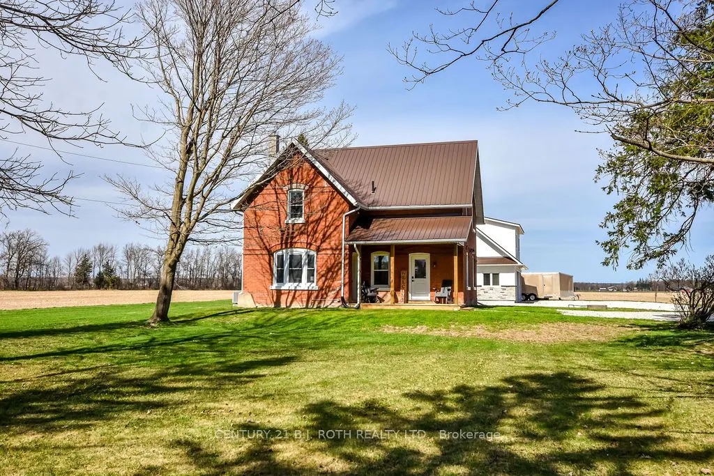 1153 Glengarry Landing Road S