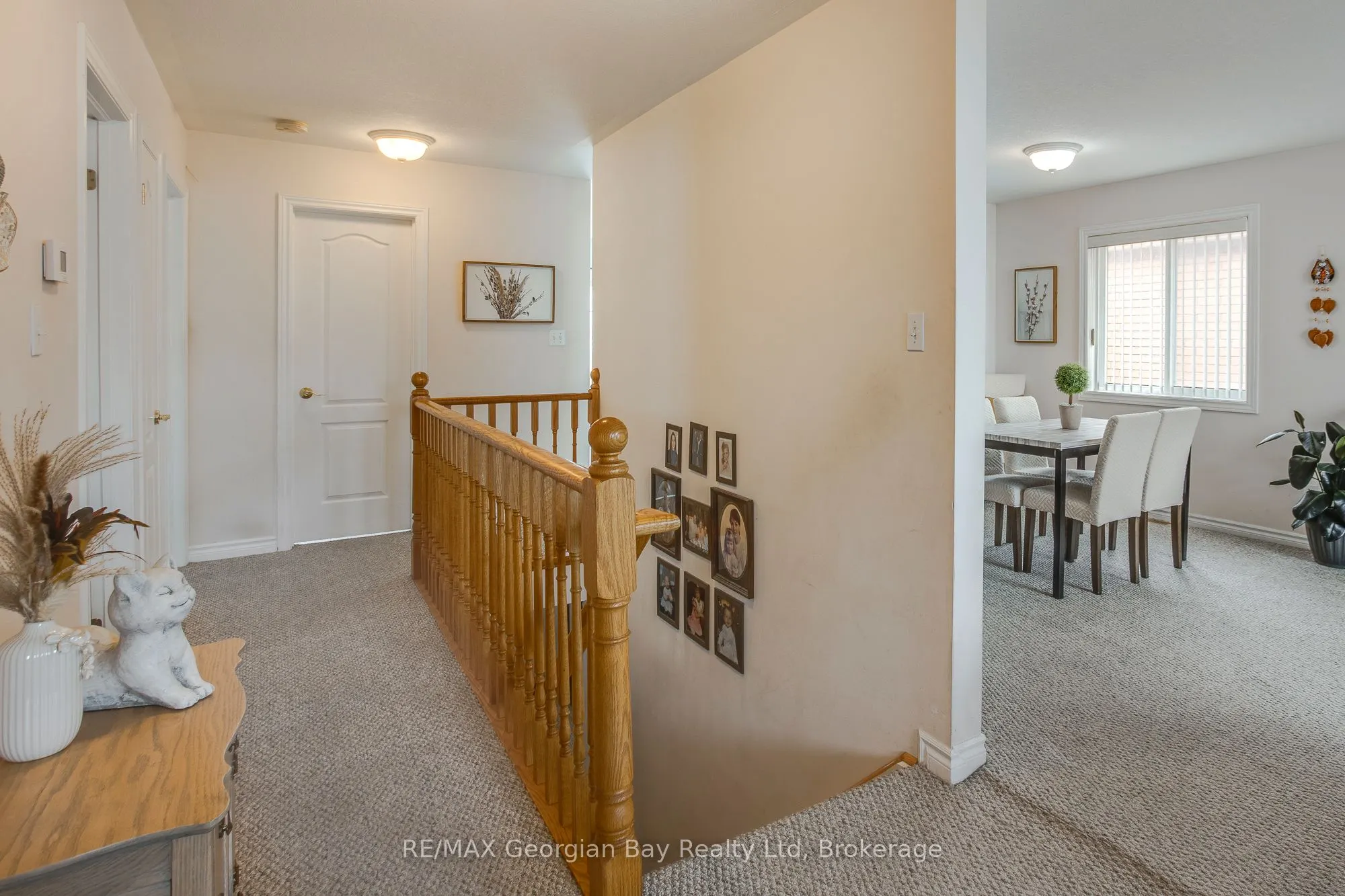 1085 Whitney Crescent