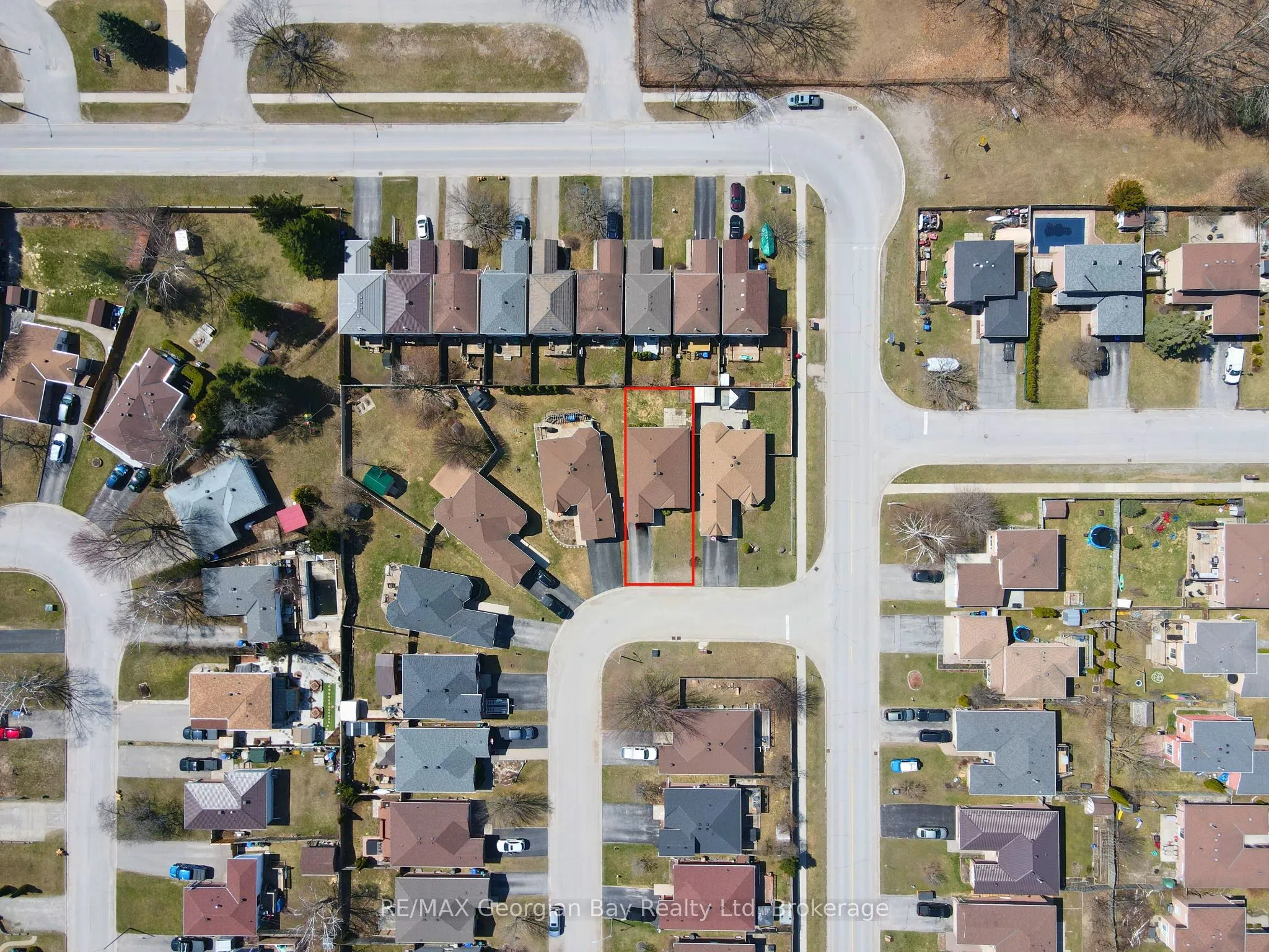 1085 Whitney Crescent