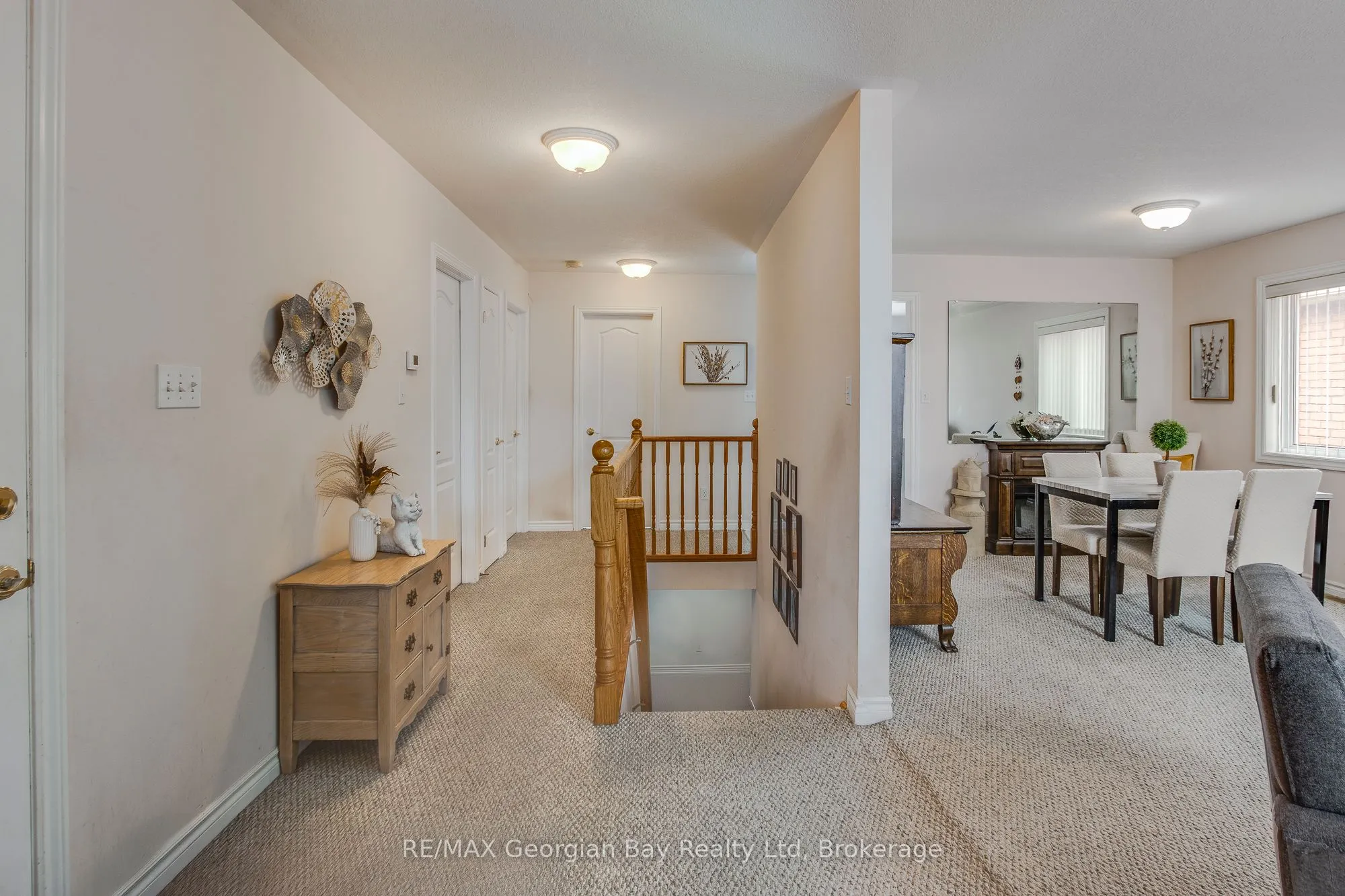 1085 Whitney Crescent