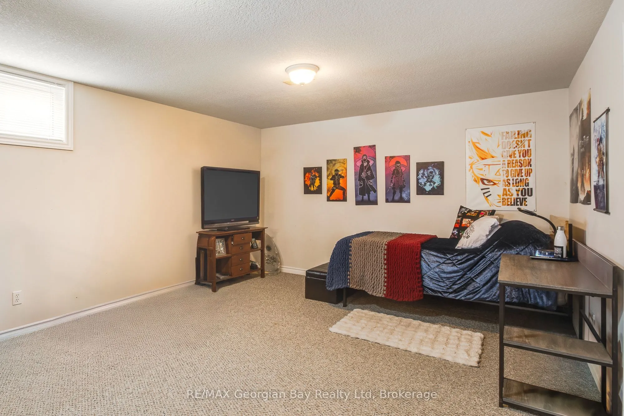 1085 Whitney Crescent