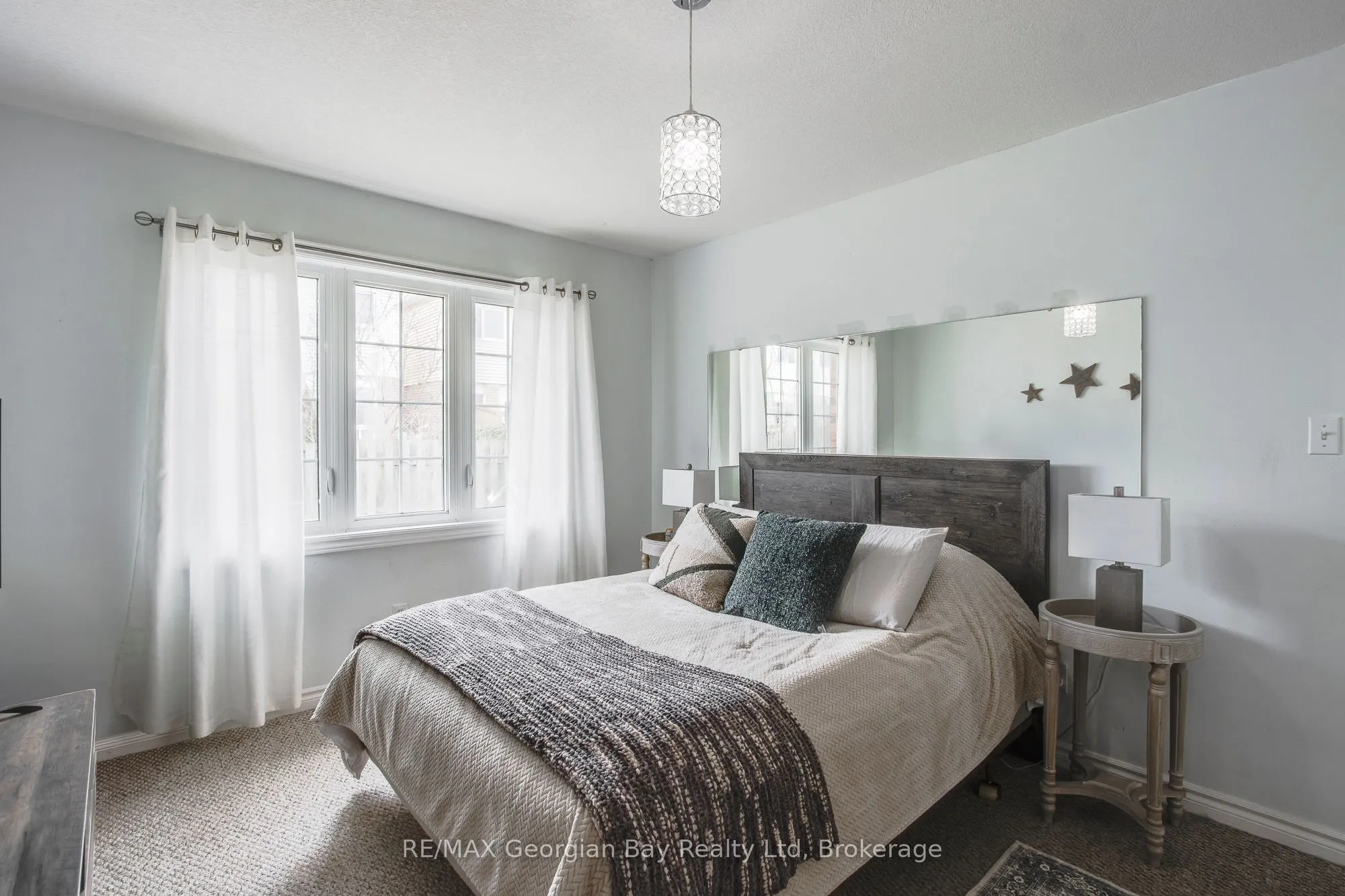 1085 Whitney Crescent