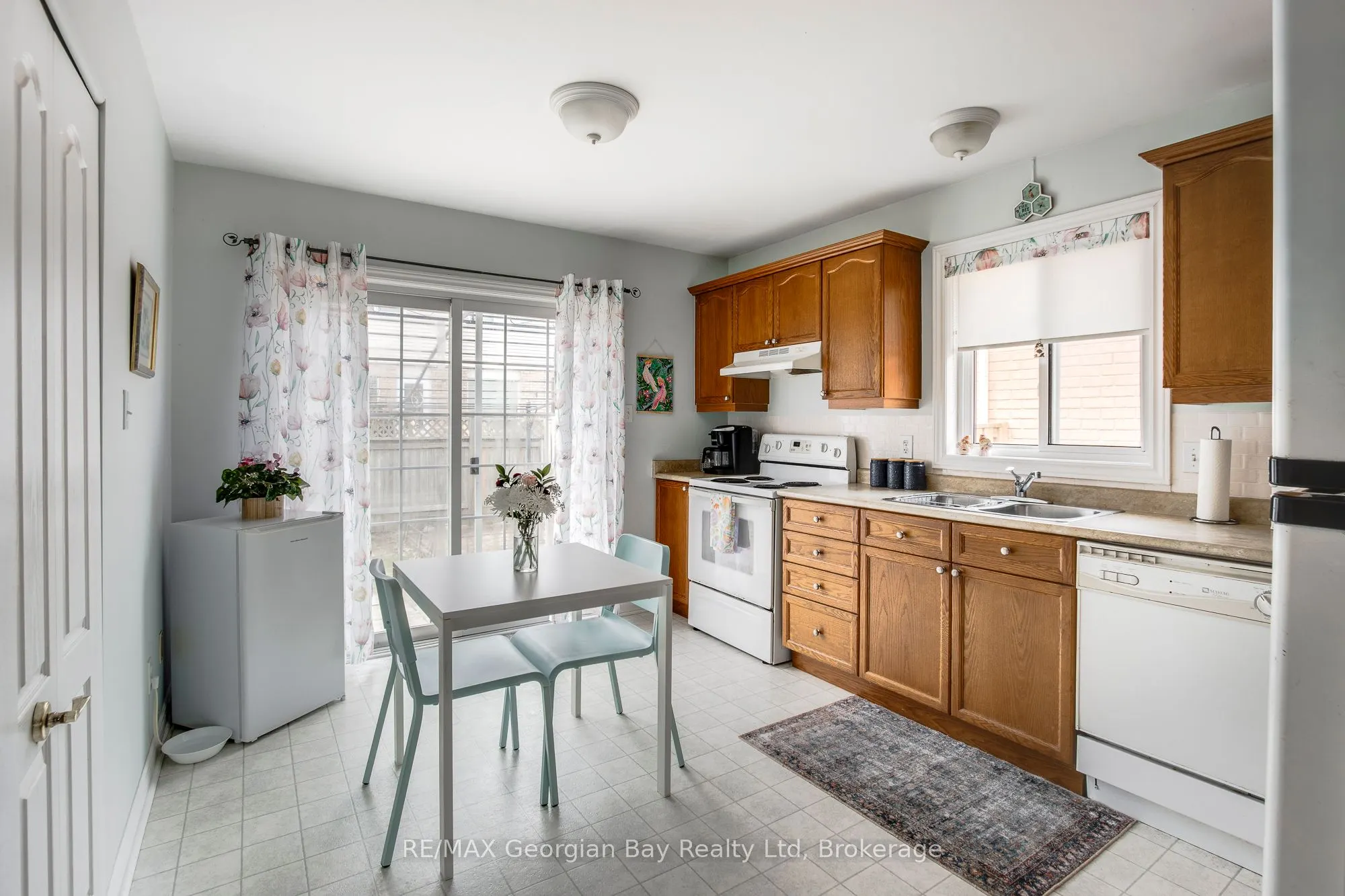 1085 Whitney Crescent