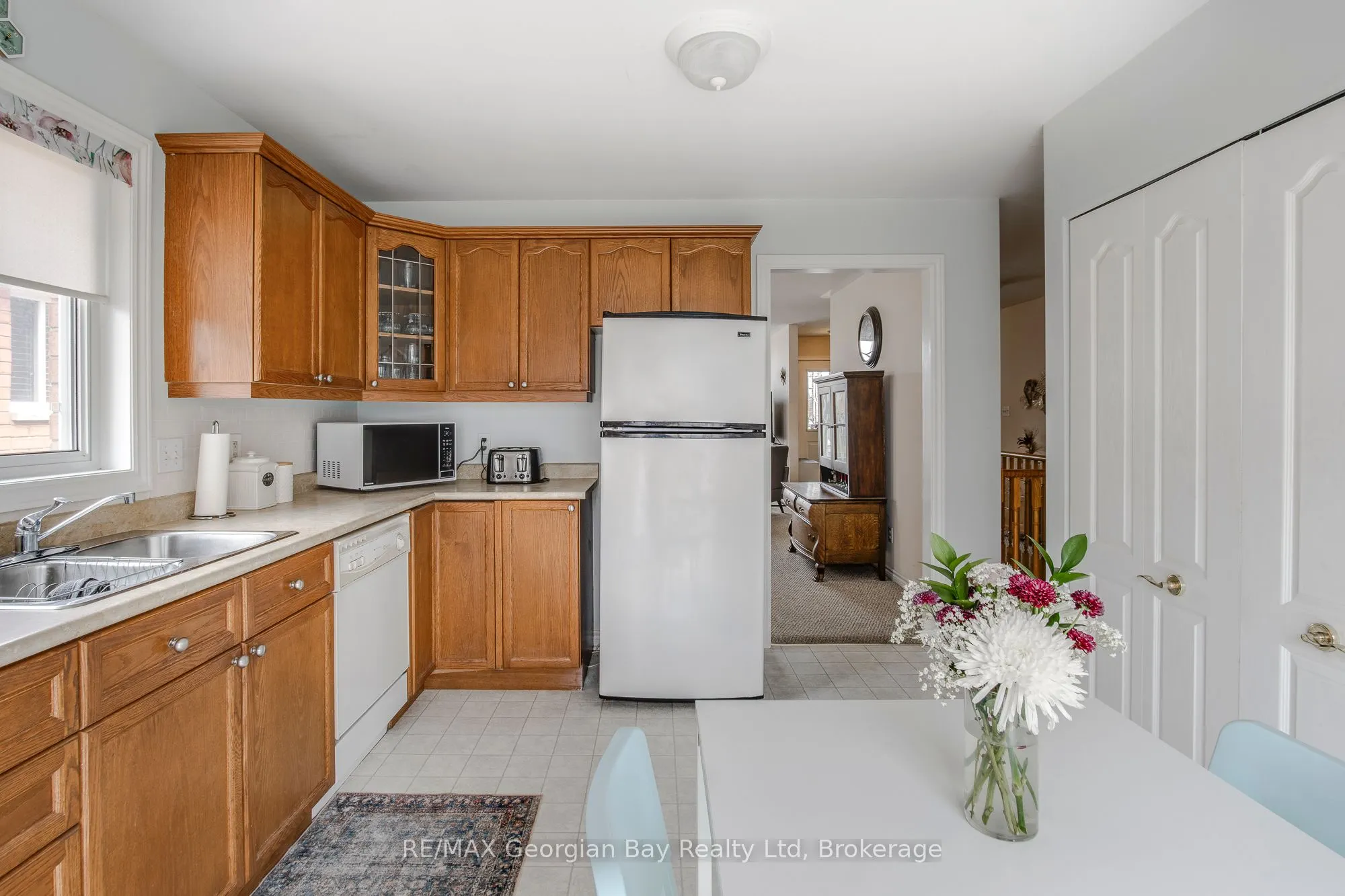 1085 Whitney Crescent
