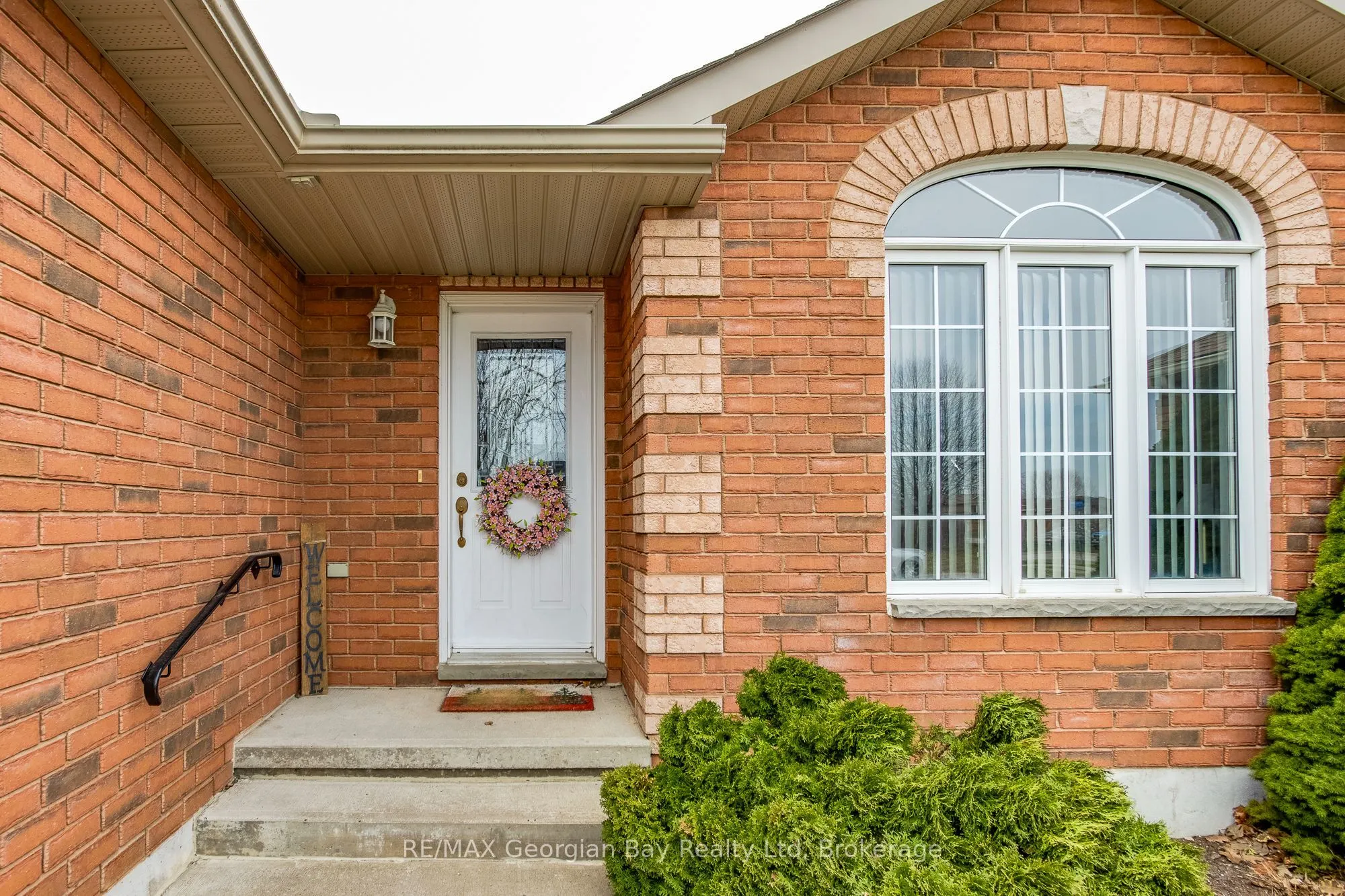 1085 Whitney Crescent