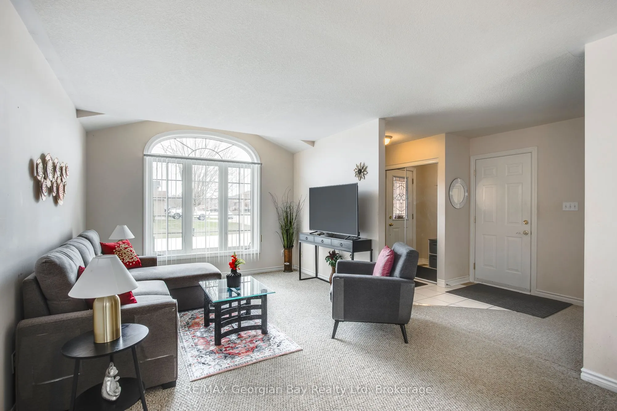 1085 Whitney Crescent